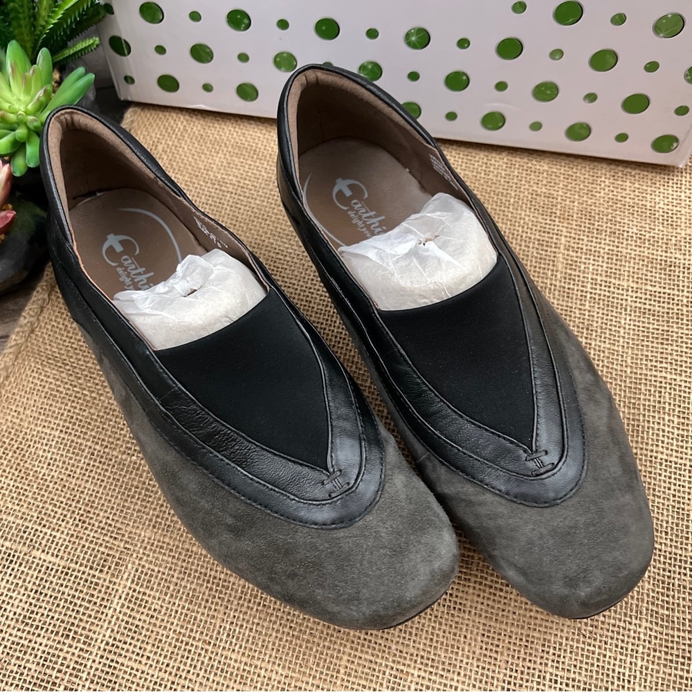 NIB Earthies Ferro Suede Leather Flats Loafers Shoes Dark Grey 8.5B - Picture 2 of 12